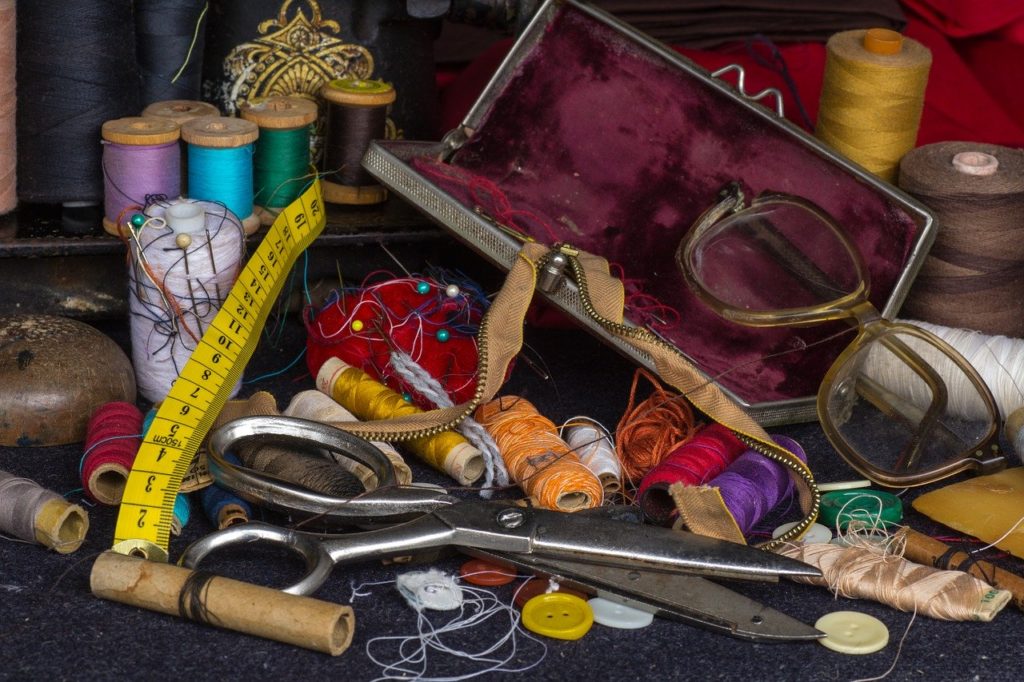 still life, yarn, buttons